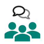 Nachhaltige Umsetzung: Vom Feedback zur Entwicklung Symbol von drei Personen und einer Sprechblase für die nachhaltige Umsetzung und Feedback-Integration im 360° Feedback